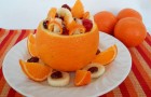 Salată de fructe în coajă de portocală