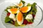 Salată cu ou şi brânză dulce