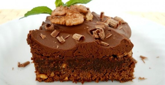 Brownie Chocolate Cake