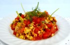 Salată de roşii cu omletă