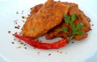 Şniţele în crustă de cartofi